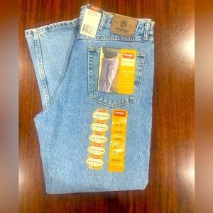 NWT Wrangler Hero Relaxed Fit Five Star Jeans 36/30